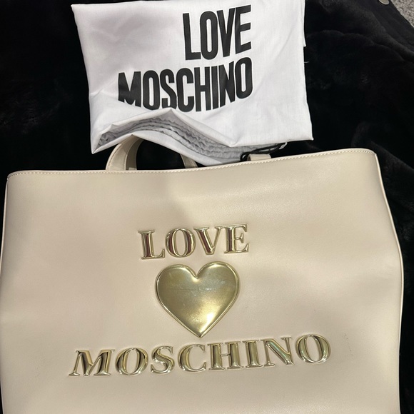Love Moschino shoulder tote. - Picture 1 of 3